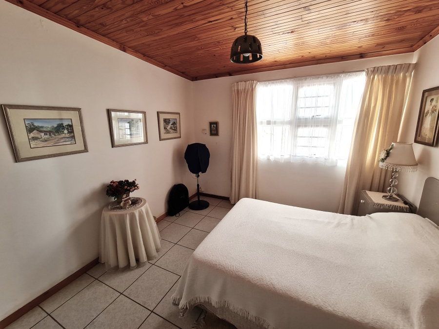 4 Bedroom Property for Sale in Wavecrest Eastern Cape